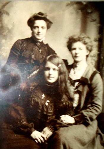 Janie and chapple sisters